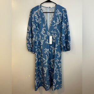 NWT Goodnight Macaroon Blue Floral Deep V-neck Button Up Midi Length Size Large